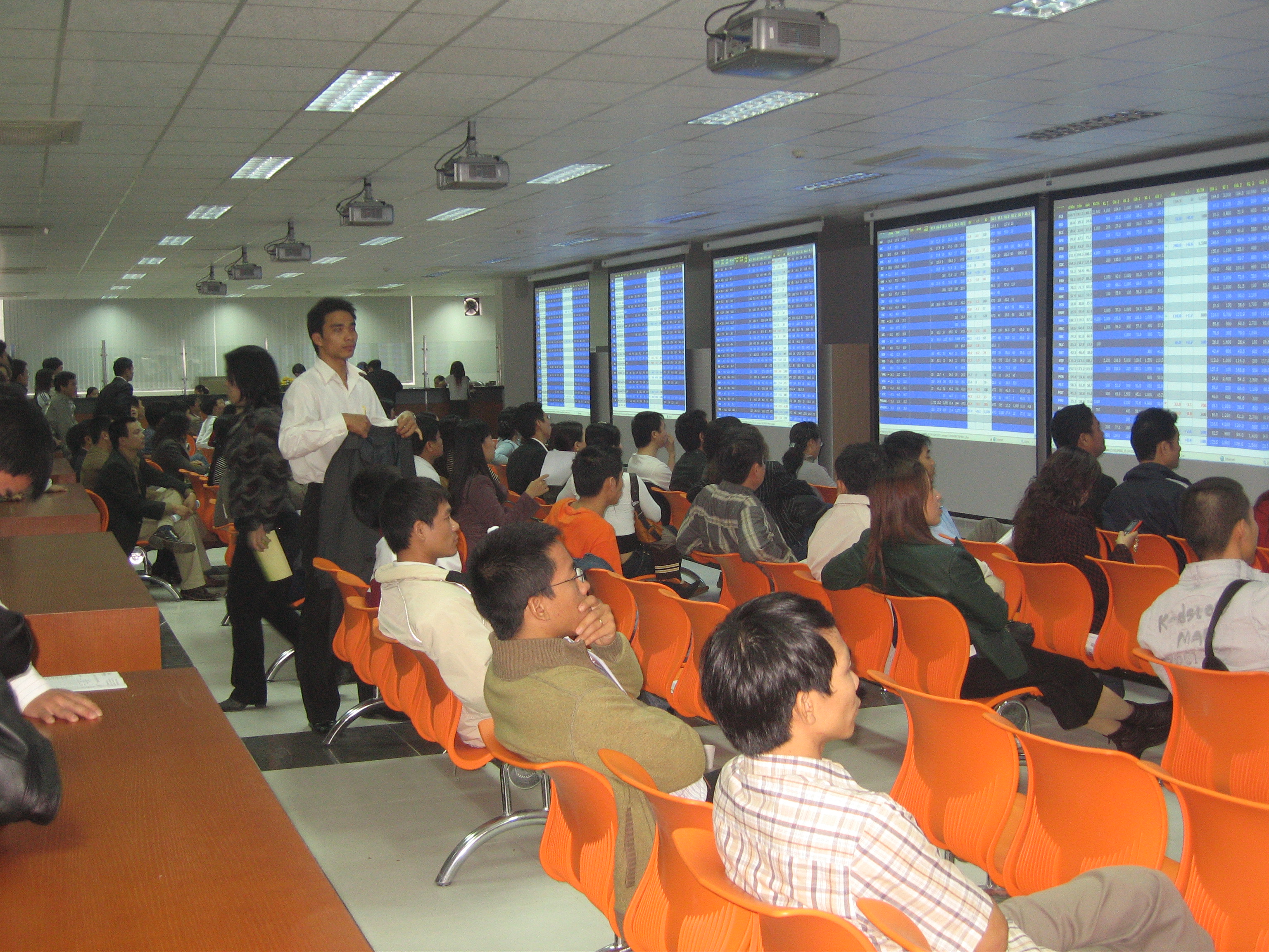 Các tổ chức, cá nhân được hưởng thù lao khi phát hiện, tố cáo sai phạm trên thị trường chứng khoán